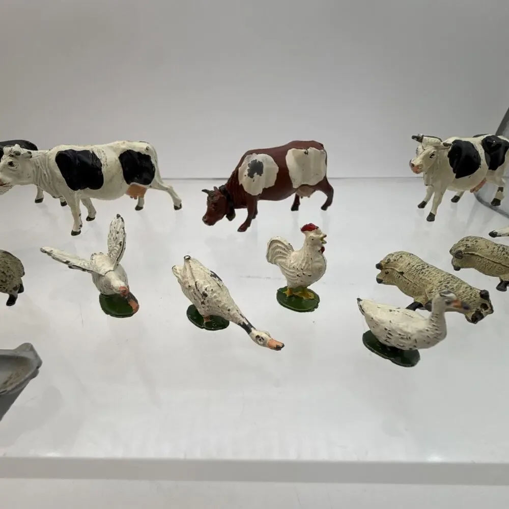 Vtg TIMPO TOYS Painted Lead Toy Britains Era Farm Animals Cows, Sheep, Fowel⬇️